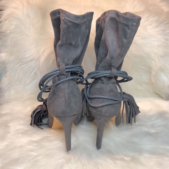 Olivia Ferguson Peep toe slouchy tie up tassel boots - Picture 3 of 6